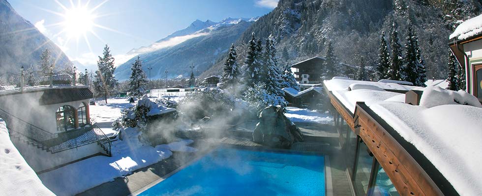 Ski hotel SPA-HOTEL Jagshof Austria best ski hotel 2018 Aussenpool