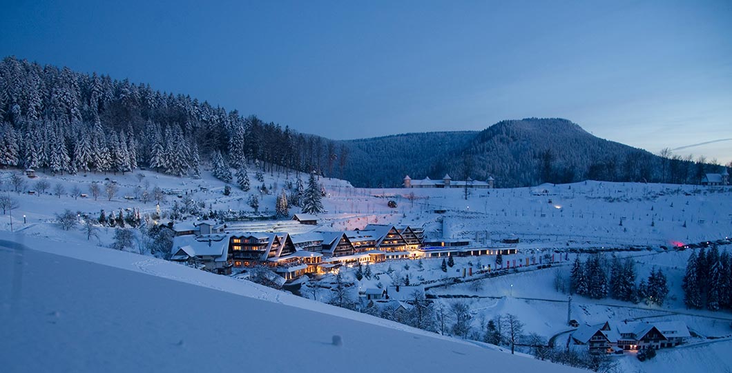 Schwarzwald Resort Dollenberg 5-Sterne-Superior Relais & Chateaux Hotel Schwarzwald Deutschland Aussenansicht Winter