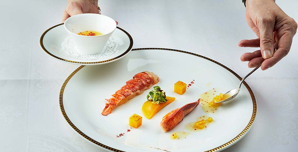 Guide Michelin 2 Sterne Martin Herrmann Langoustine Mango Kraeutersalat